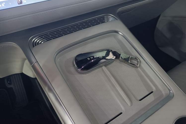 Used XPeng G9 2024 570 Max Interior 1