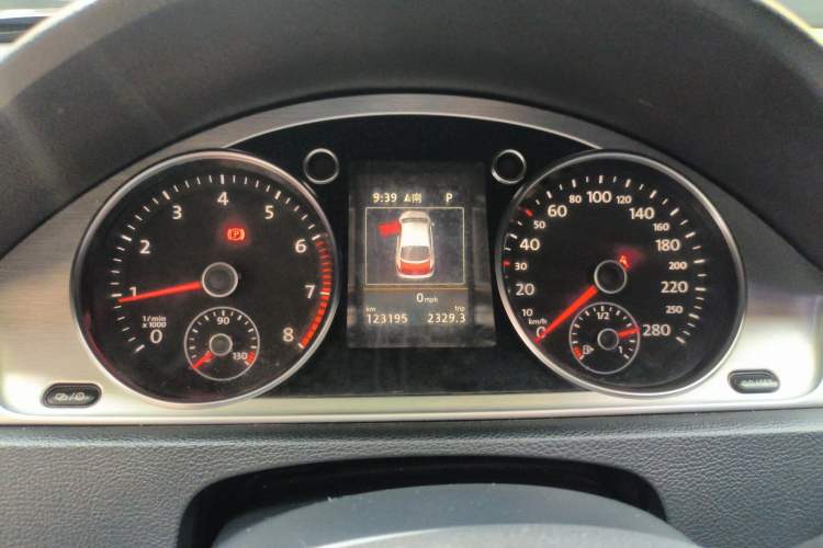 Used Volkswagen FAW-Volkswagen CC 2016 1.8TSI Luxury Model Instrument Cluster