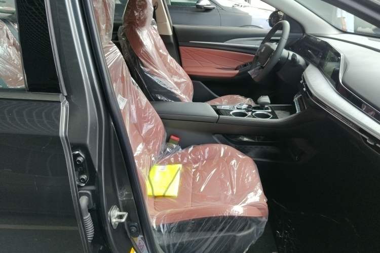 Used CHANGAN Eado 2025 PLUS 1.4T Dual-Clutch High-Energy Version Right Front Seat