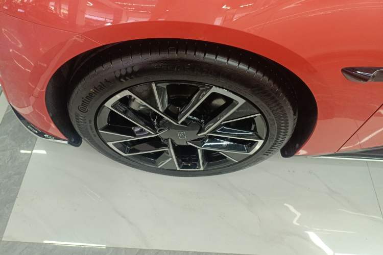 Used Avatr 06 2025 Pro Range-Extended Edition Exterior 4