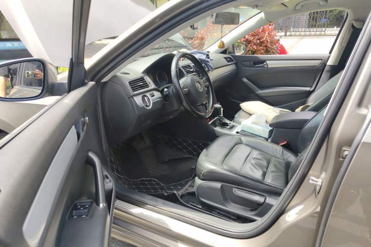 Used Volkswagen Passat 2014 1.8TSI DSG Prestige Edition Driver Seat