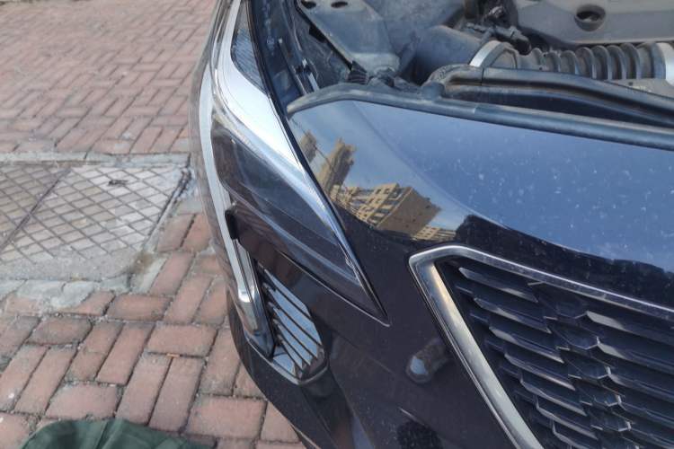 Used Cadillac XT4 2023 28T Two-Wheel-Drive Luxury Version