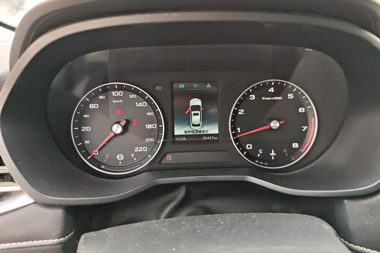 Used Roewe i5 2020 1.5L Manual 4G Connect Luxury Edition
