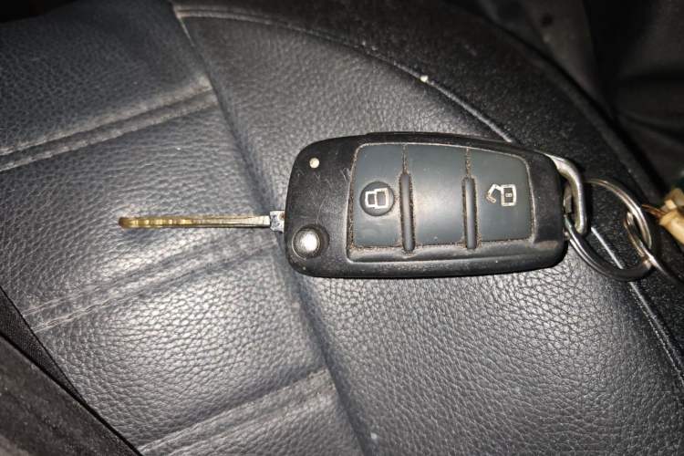 Used Isuzu JLM 2018 2.8T Classic Edition Two-Wheel Drive Luxury Version with Extended Cargo Bed JE493ZLQ5F