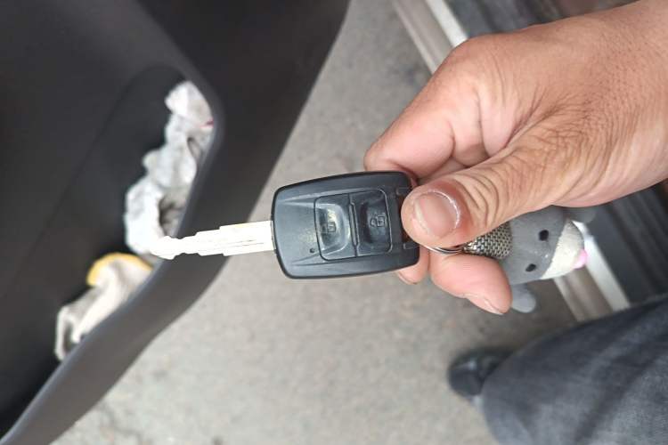 Used Wuling Rongguang V 2015 1.2L Standard Version Vehicle Key