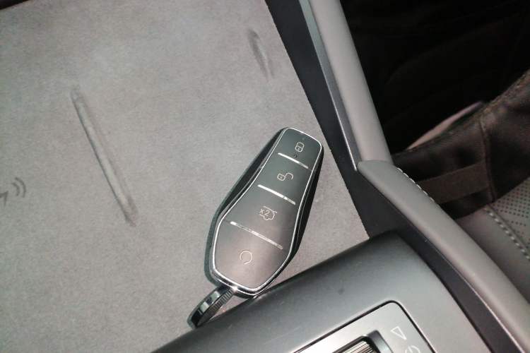 Used BYD Qin L 2024 DM-i 120KM Excellence Model