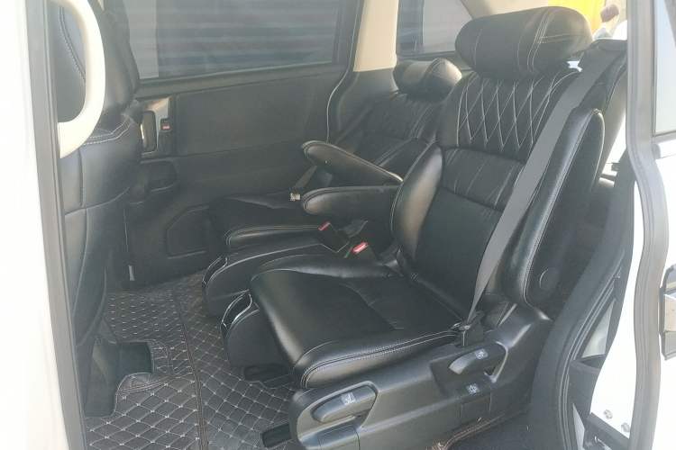 Used Honda Elysion 2019 2.0L Hybrid Comfort Edition