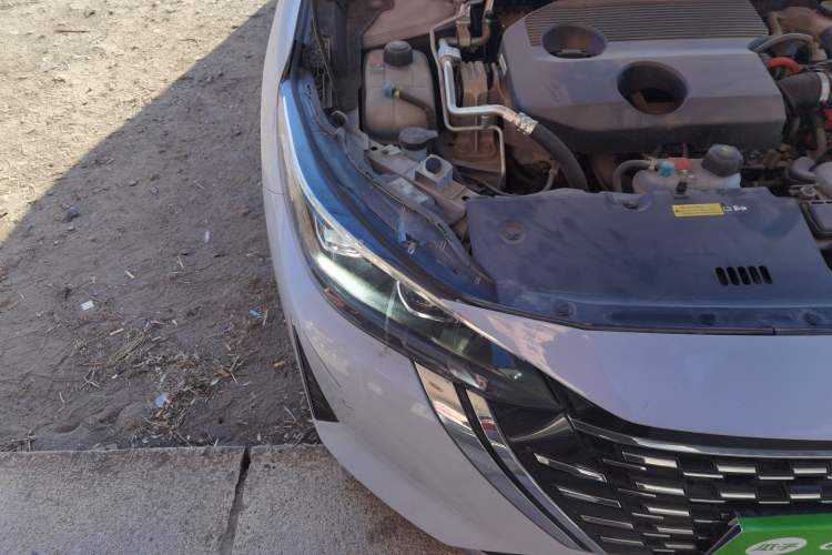 Used Nissan Sylphy 2023 Super Hybrid Electric Drive Ultra-Luxury Model Right Front Headlight