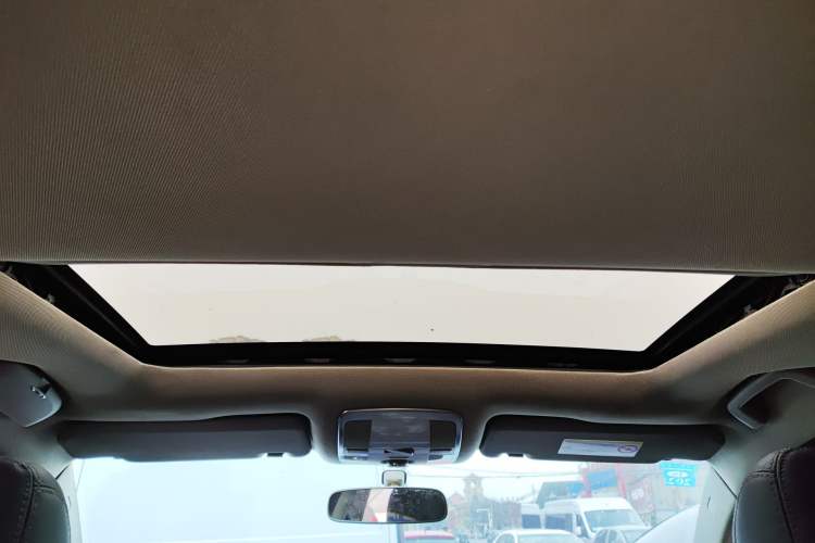 Used Zotye T600 Coupe 2017 1.5T Automatic Luxury Model Headliner