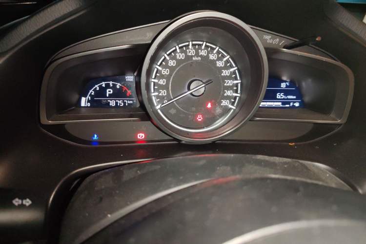 Used Mazda 3 Axela 2017 Sedan 1.5L Automatic Luxury Model China VI Standard