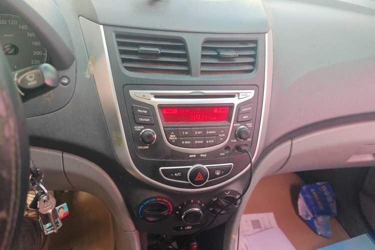 Used Hyundai Verna (older generation) 2010 Sedan 1.4L Automatic Comfort Model GS
