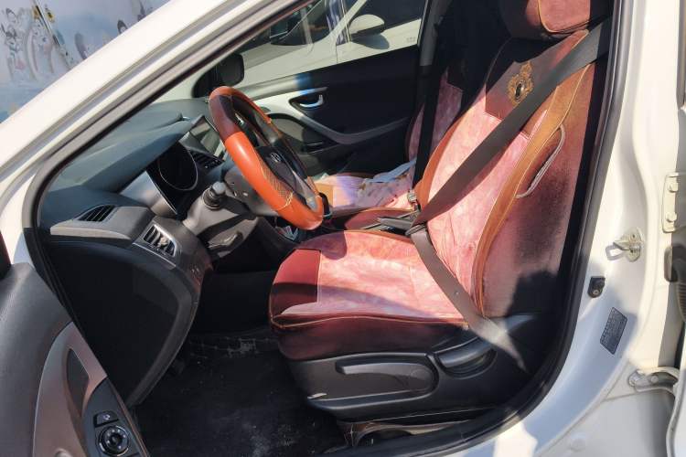 Used Hyundai Elantra (5th Generation / Langdong) 2015 1.6L Manual Leading Model
