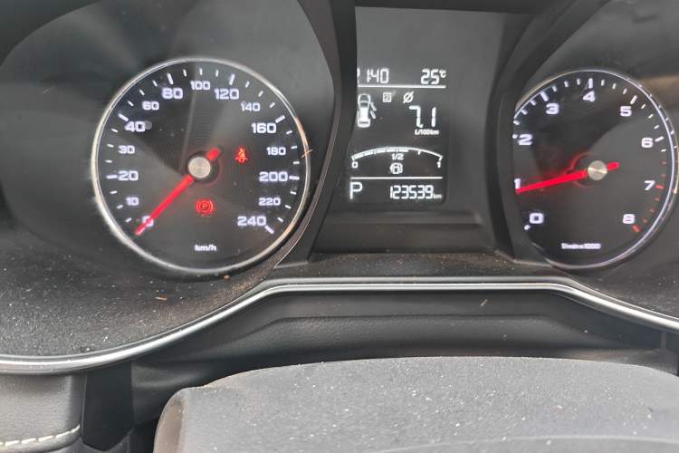 Used MG 6 2017 20T Automatic Luxury Smart Connect Version China V Standard Odometer Close Up