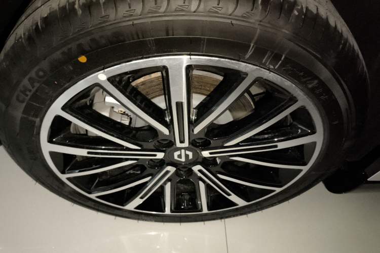 Used Leapmotor B01 2025 430 Comfort Edition Right Rear Wheel Hub