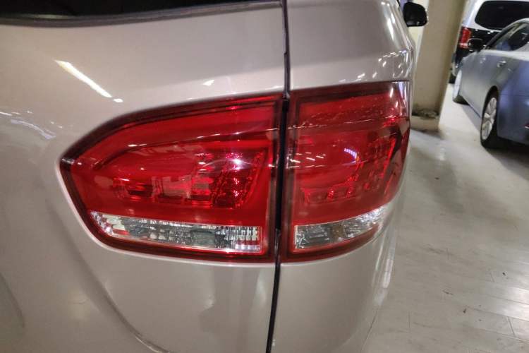 Used SAIC MAXUS G10 2014 2.0T Automatic Executive Edition