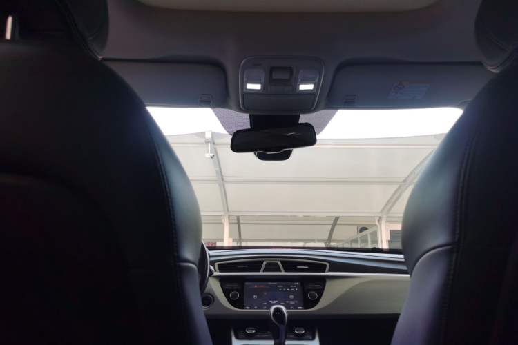 Used Geely Auto Emgrand X7 Sport 2016 1.8TD Automatic Smart Model Headliner