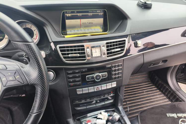 Used Mercedes-Benz E-Class 2015 E 260 L Sport Edition Audio And AC Panel