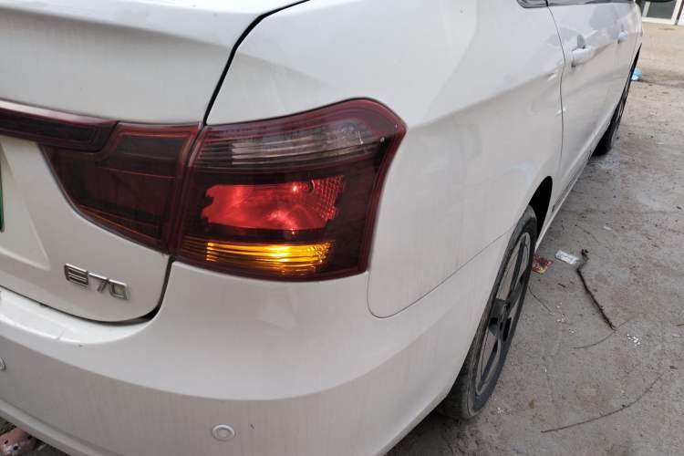 Used Dongfeng Aeolus E70 2023 500 Smart Version Lithium Iron Phosphate 48.6 kWh 110 kW