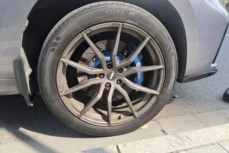 Used Wey VV7 New Energy 2020 PHEV 2.0T Flagship Model Right Front Wheel Hub