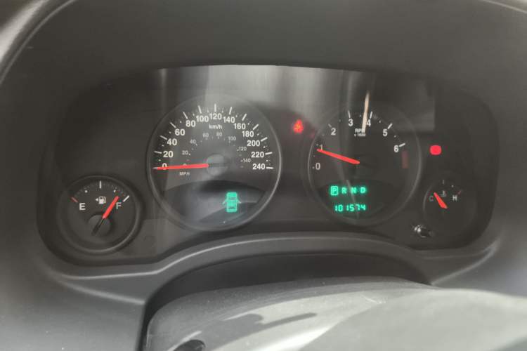 Used Jeep Compass 2012 2.4L four-wheel-drive sport version
