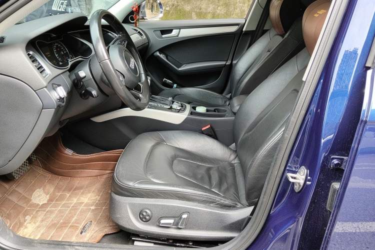 Used Audi A4 2014 40 TFSI allroad quattro plus version Left Front Seat