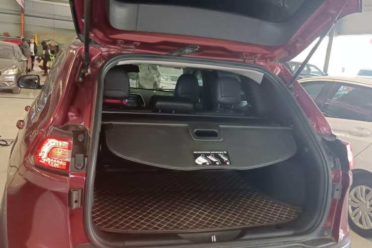 Used Jeep Cherokee 2017 2.4L Leading Edition
