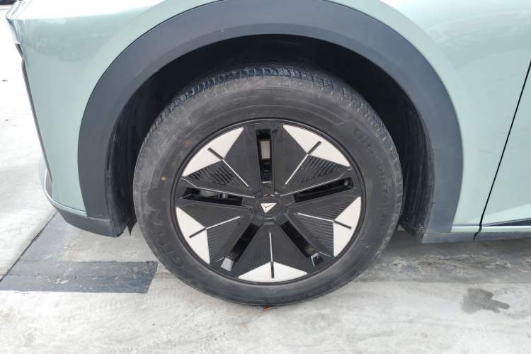 Used Deepal S07 2024 520Max Pure Electric Version Left Front Wheel Hub