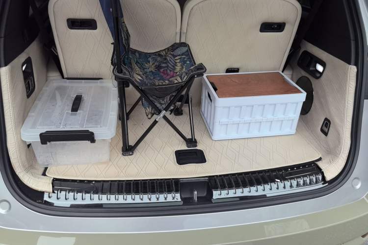 Used Li Auto L9 2022 Max model Trunk