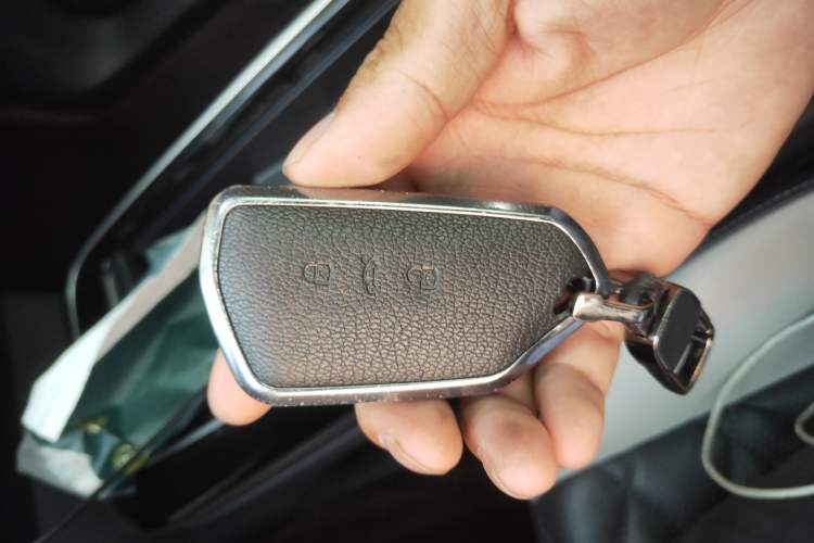 Used Volkswagen ID.6 CROZZ 2021 Long-Range PRO Edition Vehicle Key