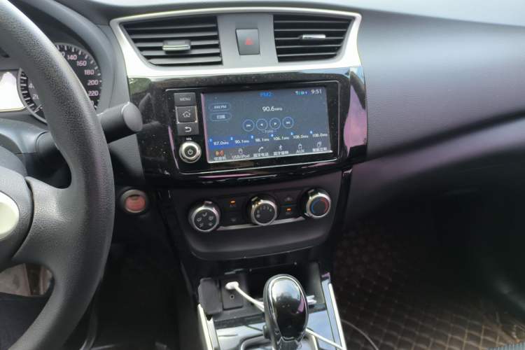 Used Nissan Sylphy 2016 1.6XV CVT Smart Enjoyment Version Audio And AC Panel