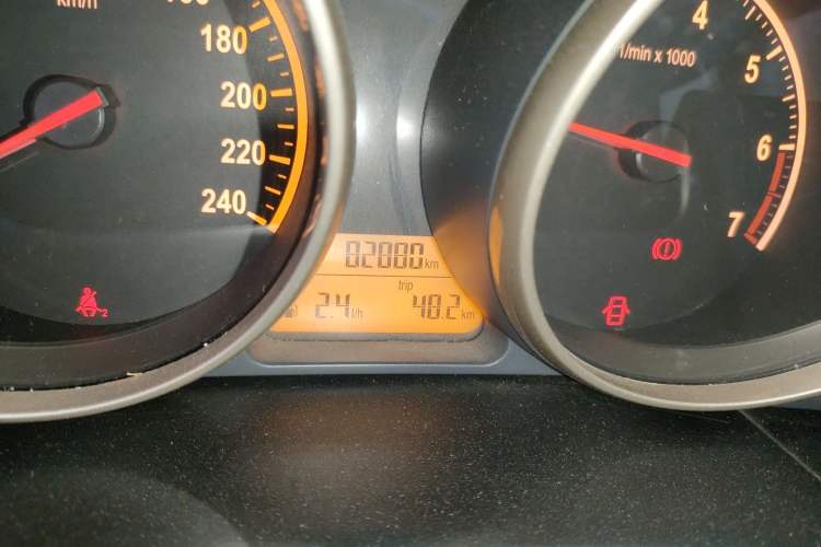 Used Brilliance H330 2013 1.5L Manual Luxury Model Odometer Close Up