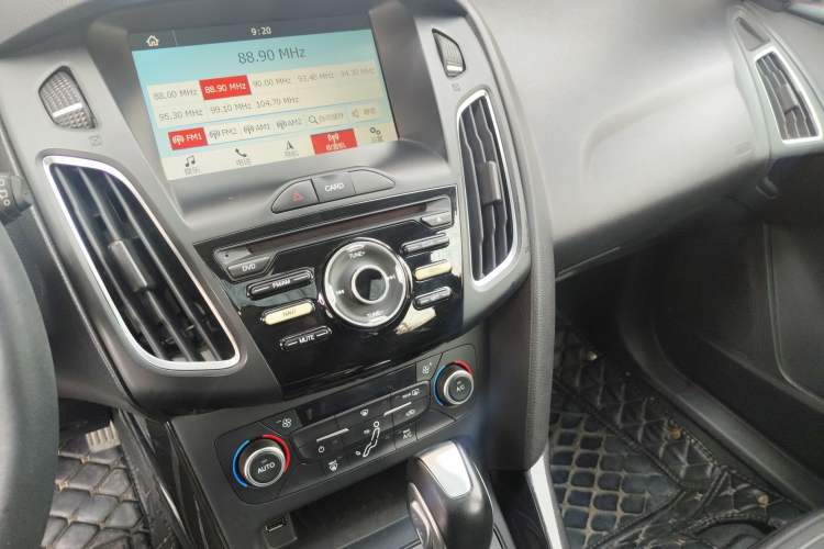 Used Ford Focus 2015 Hatchback 1.6L Automatic Fashion Edition Audio And AC Panel