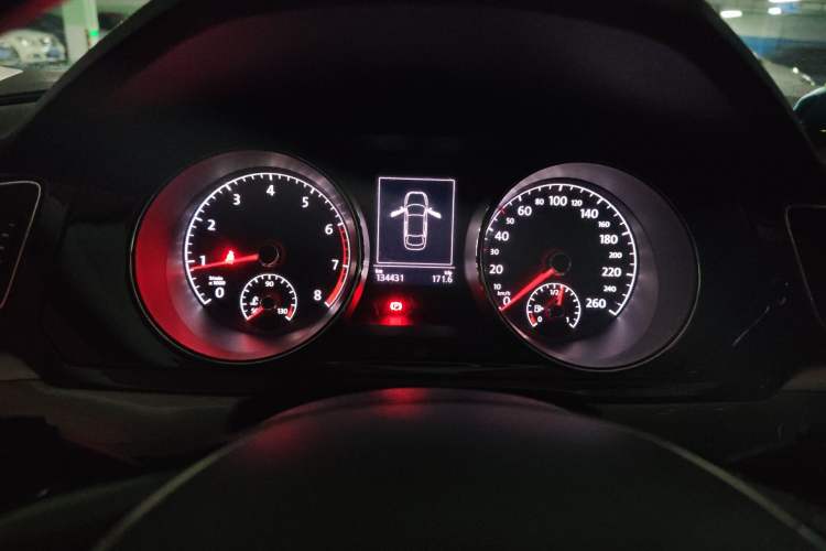 Used Volkswagen Lamando 2015 330TSI DSG Comfort Edition Instrument Cluster