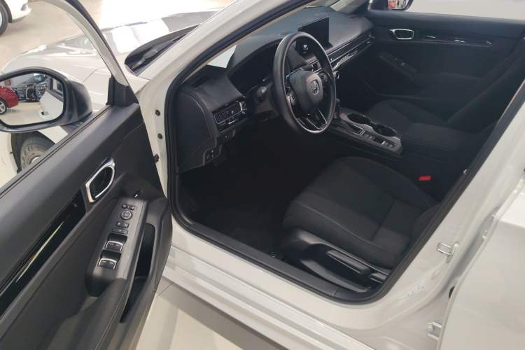 Used Honda Civic 2023 240TURBO CVT Dynamic Edition Driver Seat