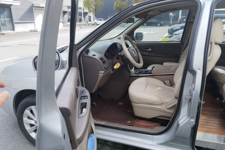 Used Buick GL8 2013 2.4L Comfort Edition Driver Seat