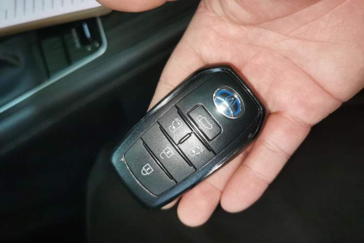 Used Toyota Granvia 2023 2.5L Hybrid Flagship VIP Edition