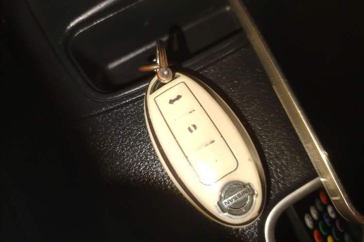 Used Nissan Sylphy 2019 1.6XV CVT Smart Connect Luxury Edition China VI Standard Vehicle Key