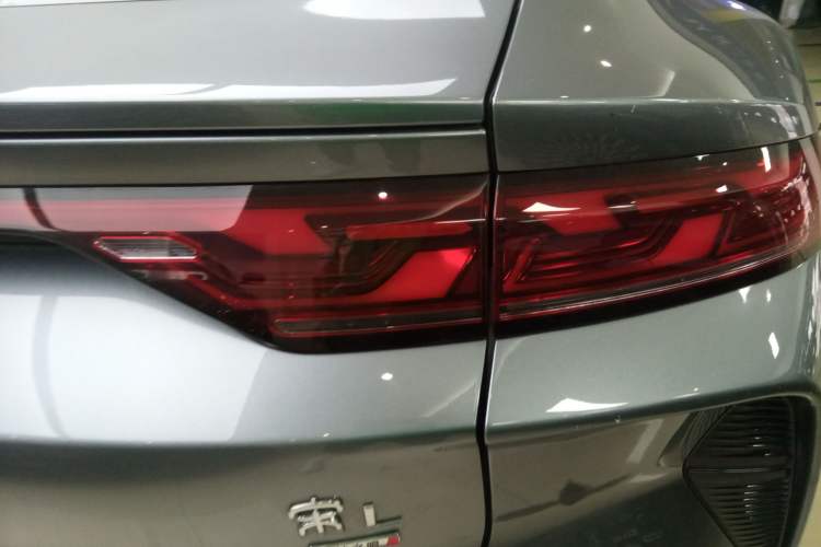 Used BYD Song L EV 2025 Intelligent Driving Version 602 km Range LiDAR-equipped All-Wheel-Drive Type
