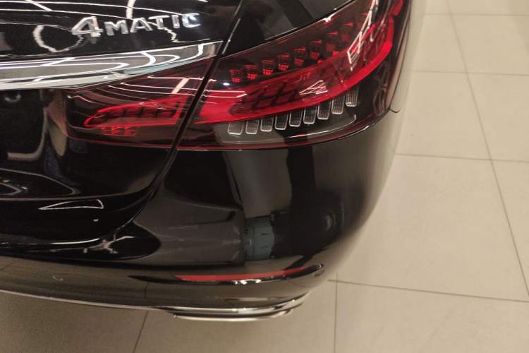 Used Mercedes-Benz E-Class 2023 E 260 L 4MATIC Exterior 3