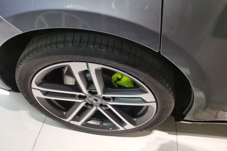 Used Nio ET5T 2025 Model Champion Commemorative Edition, 75kWh Touring
