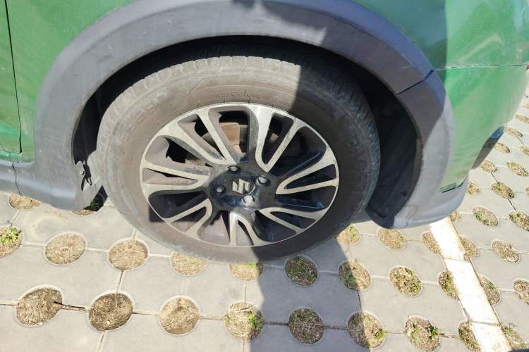 Used Suzuki Swift 2013 1.5L Automatic Standard Edition Right Front Wheel Hub