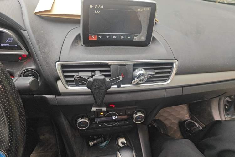 Used Mazda 3 Axela 2016 Sedan 1.5L Automatic Luxury Model