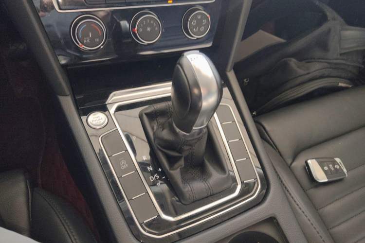 Used Volkswagen Magotan 2019 330TSI DSG Leading Edition China V Standard