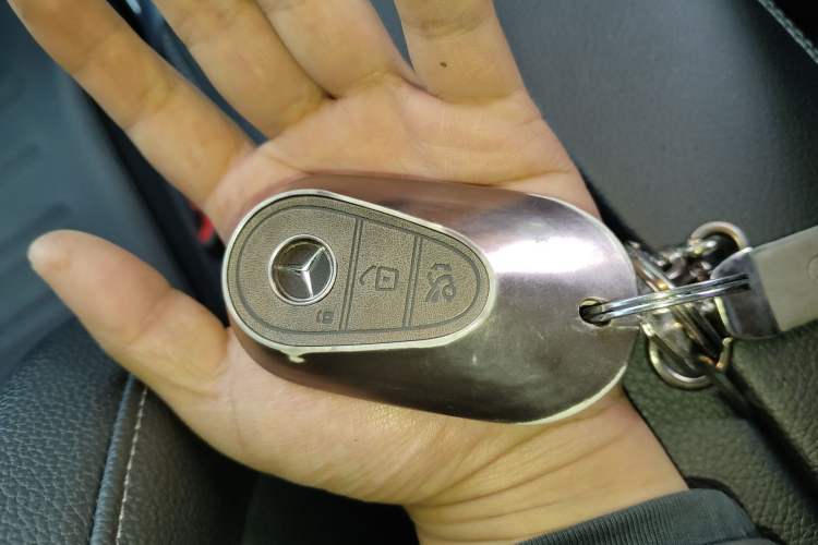 Used Mercedes-Benz C-Class 2022 Restyled C 260 L Sport Edition Vehicle Key