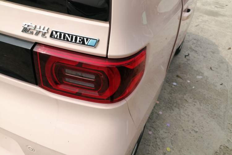 Used Wuling Hongguang MINIEV 2021 Macaron Fashion Model Lithium Iron Phosphate Right Rear Taillight