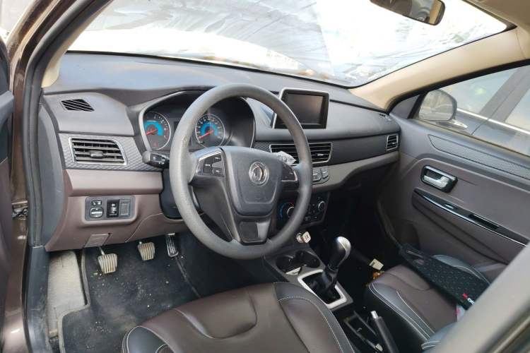 Used Dongfeng Fengon 330 2018 1.5L 330S Comfort Edition China V Standard DK15