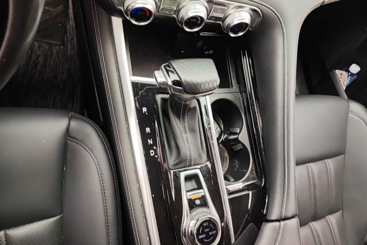 Used CHANGAN CS95 2019 2.0T Four-Wheel Drive Prestige Version