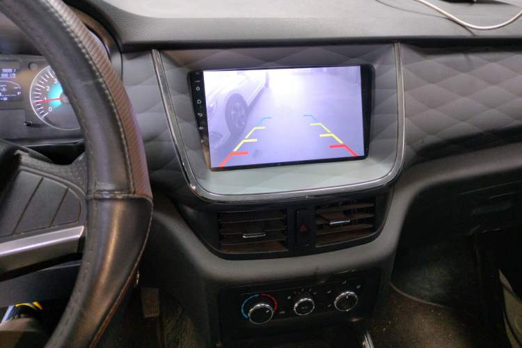 Used Jinbei Gold Hiace 2023 1.5L Passenger Vehicle Engineering Lion 5/6/7 Seater
