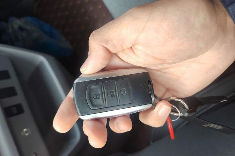 Used Ruichi R5 2025 Model Passenger Vehicle Smart Driving Ultra-Charging Edition, Beyond Type I
