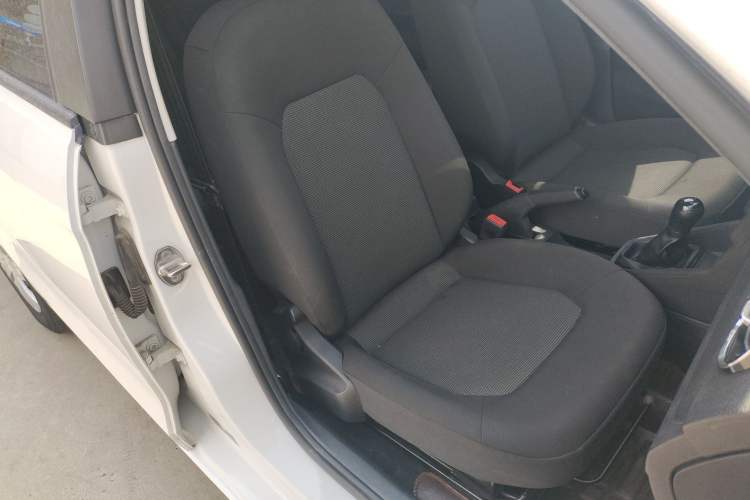 Used Volkswagen Jetta 2017 1.5L Manual Fashion Edition